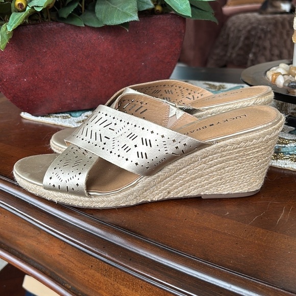 Brand New Lucky Brand Keela Genuine Leather Metallic Gold Tone Laser Cut Sandals - Picture 3 of 16